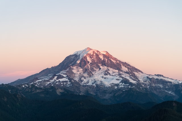 Mount Rainer during sunset.